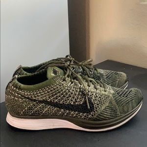 NIKE FLYKNIT RACER FOREST GREEN. SZ 7. GENTLY USED
